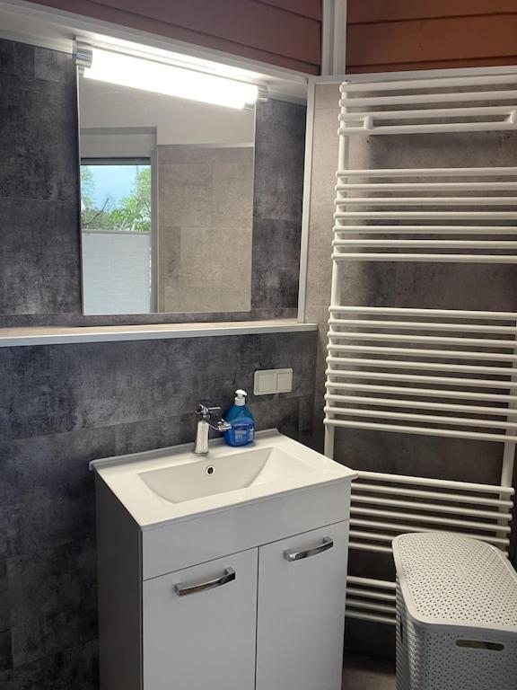 Moderne Ferienwohnung Mit Kamin U Garten Im Eg 100Qm Naehe Weser Und Golfplatz Ахим Экстерьер фото